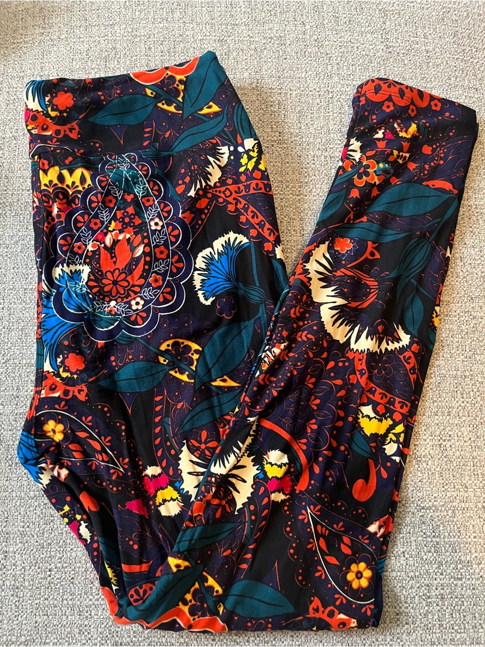 LuLaRoe TC Black Floral Paisley Leggings with Teal & Red Accents